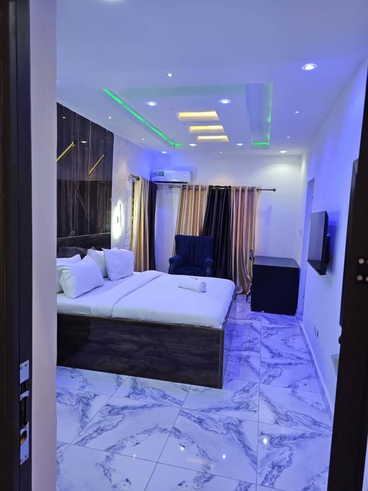 Vhs Vinchee Suites Lagos Extérieur photo